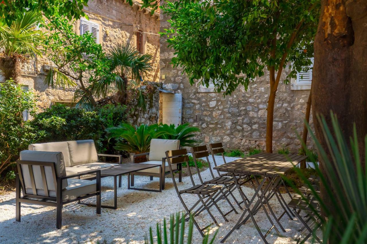 Old Town House With Floor Heating & Lush Private Garden Villa ดูบรอฟนิก ภายนอก รูปภาพ