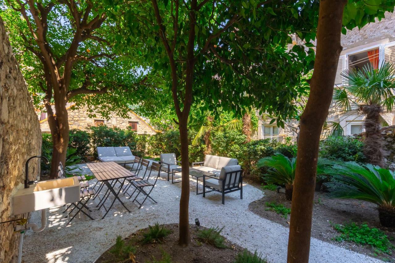 Old Town House With Floor Heating & Lush Private Garden Villa ดูบรอฟนิก ภายนอก รูปภาพ